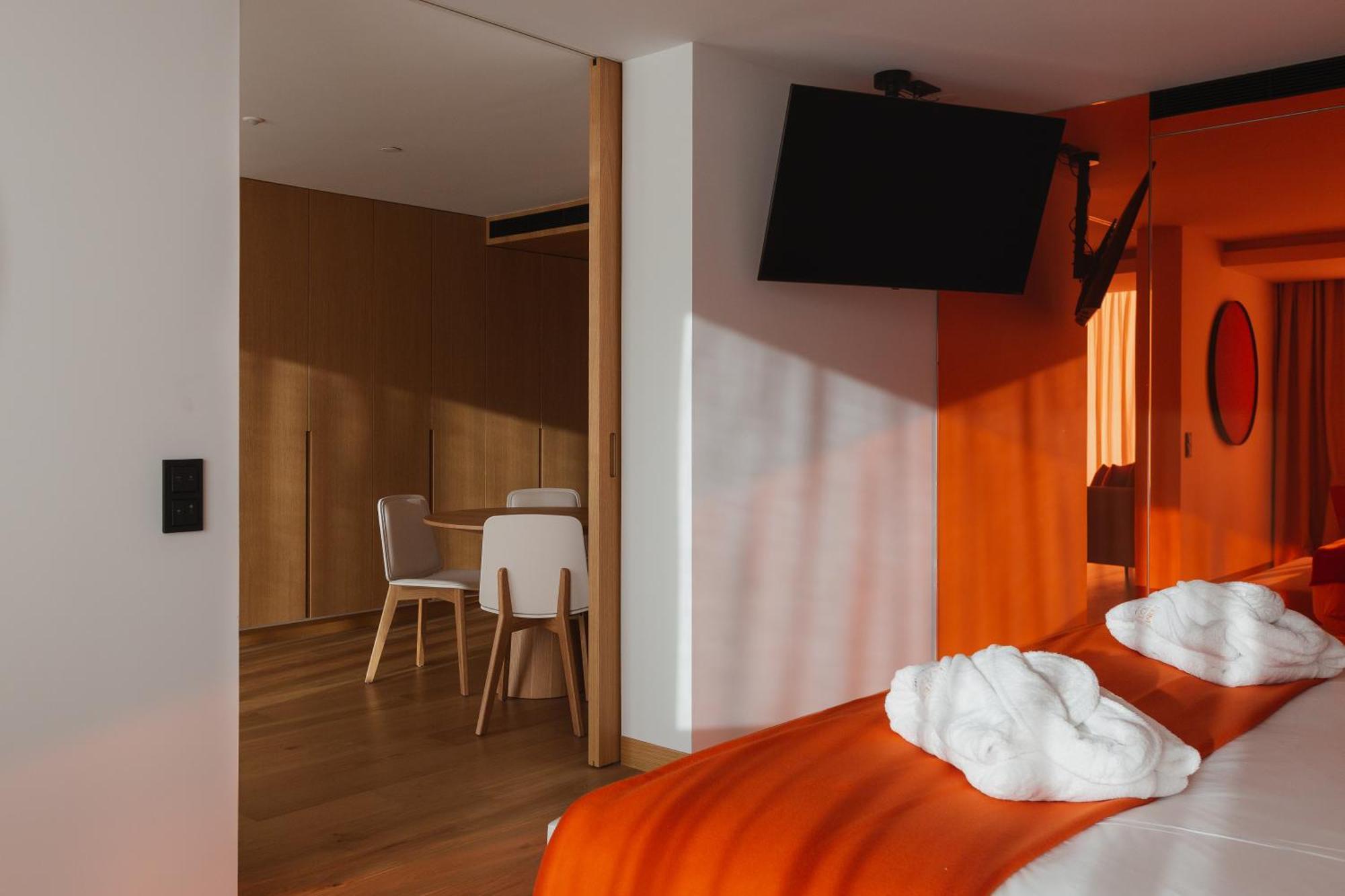 Lumen Hotel & The Lisbon Light Show Номер фото